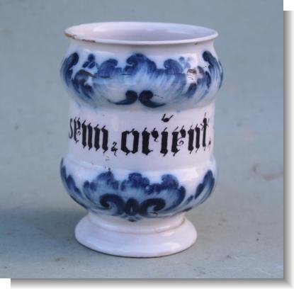 ITALIAN DRUG JAR, c.1730